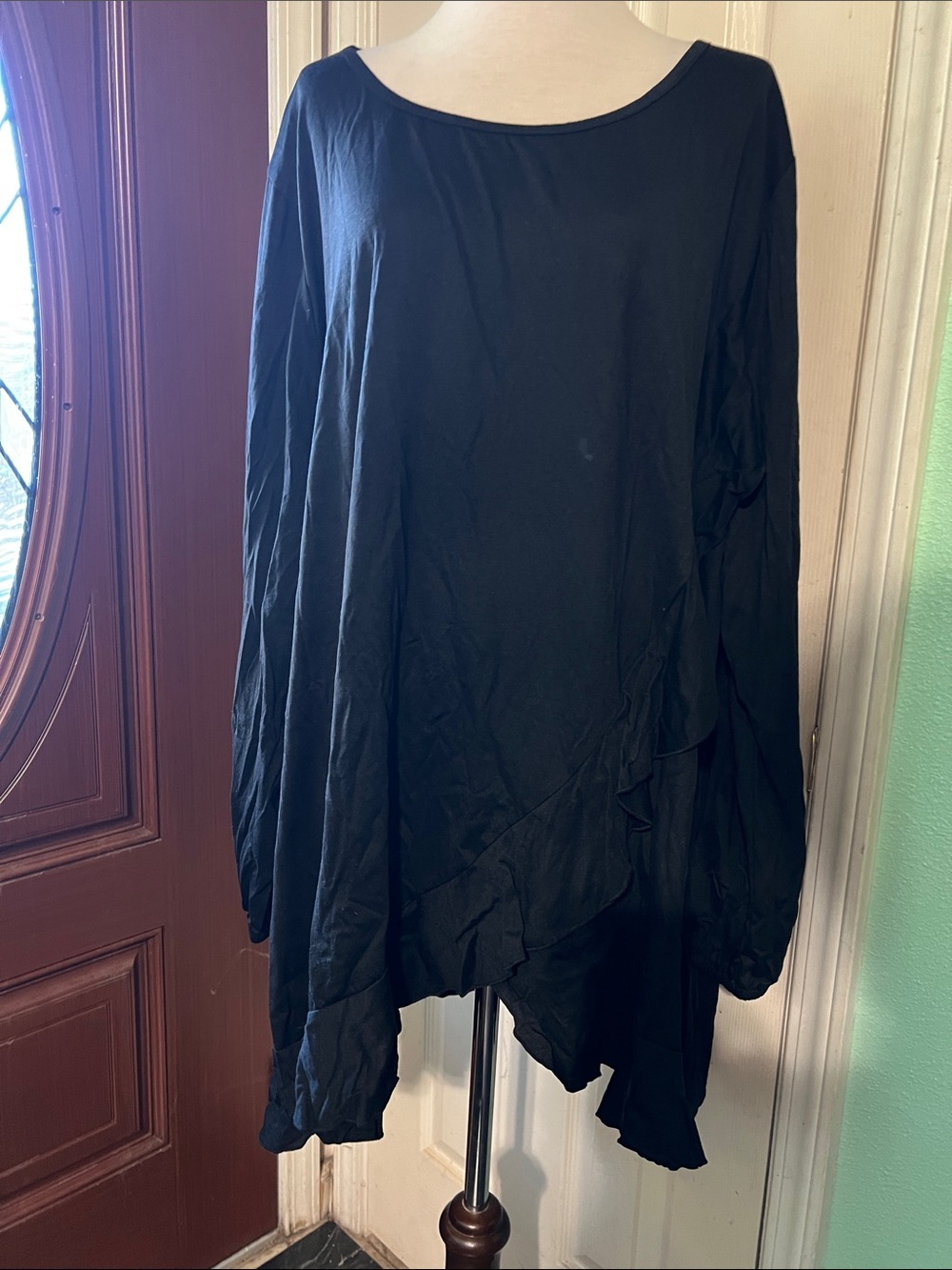 BloomChic Black Long-Sleeve Ruffle Tunic